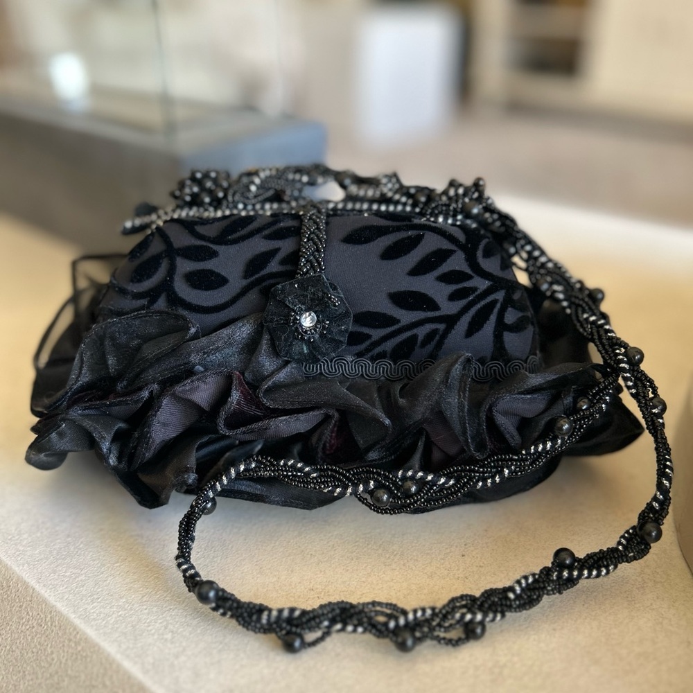 Mary Frances Vintage Black Velvet Leaf Beaded Evening Bag - Picture 15 of 16